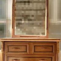 آینه و میز توالت چوبی