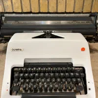 ماشین تایپ برند OLYMPIA