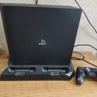 ps4pro کپی خور دو دسته باتمام تجهیزات تخفیفم میدم