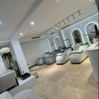اجاره میز ناخن و تخت مژه، ابرو