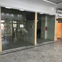 ۲۰ مغازه در خیابان یکم