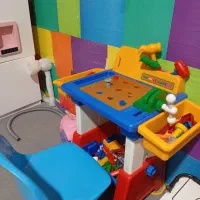 میز ابزار به همراه وسایل، مناسب مهد و خانه بازی