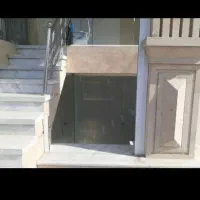 مغازه تجاری طبقه پایین