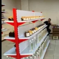 قفسه هایپری با پایه قرمز|فروشگاه و مغازه|پرند, فاز ۵|دیوار