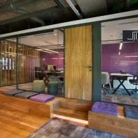 نیروی خدماتی خانم و اقا برای نظافت و پذیرایی 2 نفر