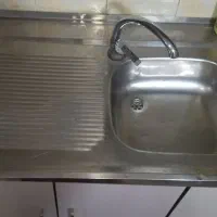 کابینت و سینک و شیر آب