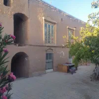 باغ میوه با خونه قدیمی