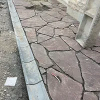 اجرا و فروش انواع سنگ ورقه ایی مستقیم از معدن