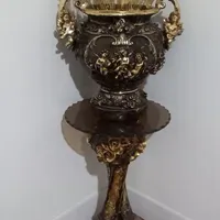 گل و گلدان
