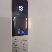 یخچال وفریزر سالم وبدون کوچکترین عیبی،بدون خط و خش