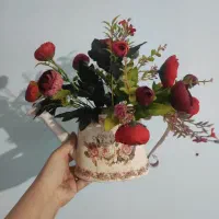 تعدادی گل و گلدان دکوری|گل مصنوعی|اراک, |دیوار