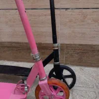 اسکوتر صورتی حرفه ای زیبا|دوچرخه، اسکیت، اسکوتر|مشهد, نرگس (شهرک غرب)|دیوار