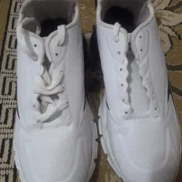 کتونی نو هیچ استفاده نشده