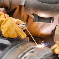 استخدام 40 نفر جوشکار ماهر و نیمه ماهر با جاخواب