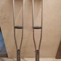 عصا زیر بغل