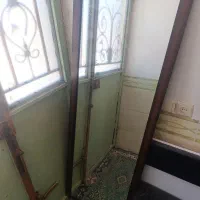 ایینه و مبل صندلی|صندلی و نیمکت|نگار, |دیوار