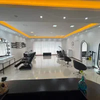 تمامی وسایل آرایشگاه نو میباشد