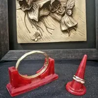پایه انگشتر و النگو