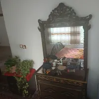 تخت دونفره فرفورژه با آینه و دراور و پاتختی،۱۷۰۰۰۰
