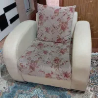 مبل راحتی|مبلمان خانگی و میز عسلی|میانه, |دیوار