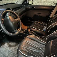 پژو۲۰۷/سفید/کم کار خانگی۱۴۰۲/مشابه صفر/سقف فلز|خودرو سواری و وانت|اصفهان, خانه اصفهان|دیوار