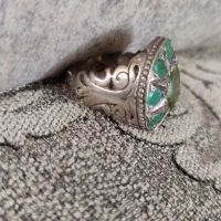 انگشتر نقره با نگین زبرجد و زمرد