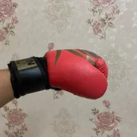 میت و دستکش بوکس 
