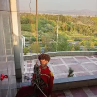 پیچ ورولپلاک نما،شستشوی نما،کاردرارتفاع،کار باطناب|خدمات پیشه و مهارت|اردبیل, |دیوار