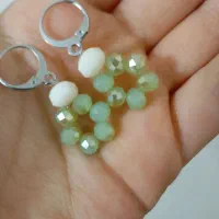 دستبند|بدلیجات|رباط‌کریم, رباط‌کریم|دیوار