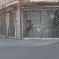 ۲۸.۵ مغازه تجاری، دونبش