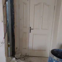 درب چوبی واحد 2لنگه سالم پنجره با توری