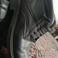 کفش نیم پوت|کیف، کفش، کمربند|پرند, فاز ۵|دیوار