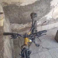 دوچرخه|دوچرخه، اسکیت، اسکوتر|برخوار, |دیوار