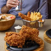 نیازمند به یک‌نیرو جوان جهت کار در آشپزخانه سوخاری