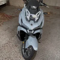 موتور سیکلت ADV 175 هاسکی در حد خشک