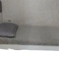 دو عدد تخت یکنفره به همراه تشک