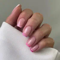 کاشت ناخن ژلیش و لمینت ۱۰۰|خدمات آرایشگری و زیبایی|اصفهان, باغ فدک|دیوار