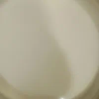 فروش شیر دوغ محلی. گاو