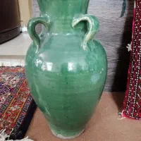 خمره سفالی و چراغ نفتی و دبه روحی شیر