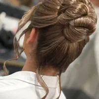 شینیون میکاپ وسایر خدمات آرایشگری|خدمات آرایشگری و زیبایی|زنجان, |دیوار