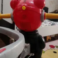 سه چرخه|دوچرخه، اسکیت، اسکوتر|برخوار, |دیوار