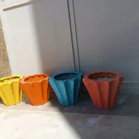 گلدان های رنگارنگ چینی هستن