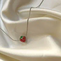 گردنبند توت فرنگی