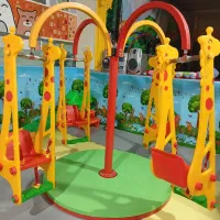 چرخ و فلک مدل زرافه، در حد نو