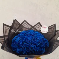 گل روبانی و پروانه