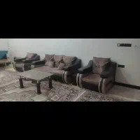 مبل راحتی ۷ نفره و میز و ۴ عسلی کاملا تمیزه|مبلمان خانگی و میز عسلی|آبدانان, |دیوار