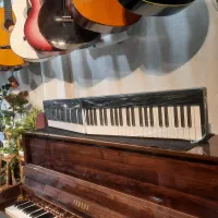 پیانو تاشو کونیکس