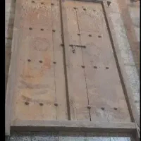 درب چوبی قدیمی