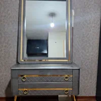 آینه کنسول در حد نو