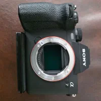 دوربین سونی آلفا 7 با لنز سیگما ۷۰-۲۴